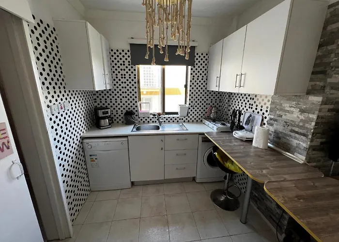 Studio Apartment With Shared Pool In Kyrenia Center キレニア