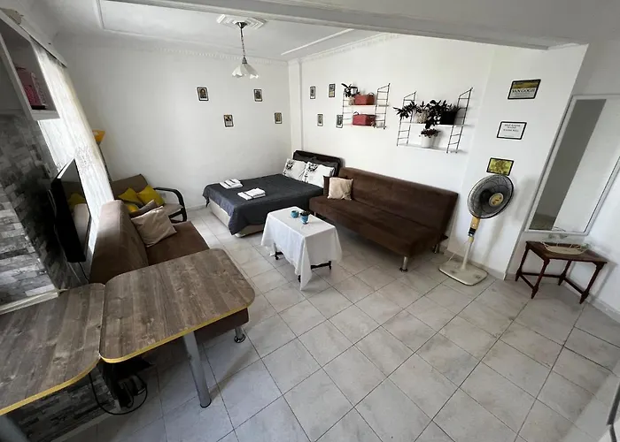 Studio Apartment With Shared Pool In Kyrenia Center キレニア