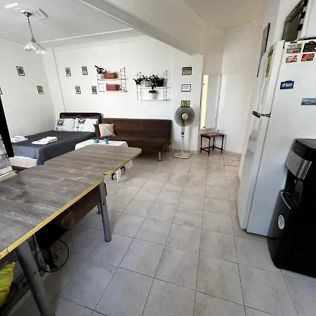 Studio Apartment With Shared Pool In Kyrenia Center Daire *