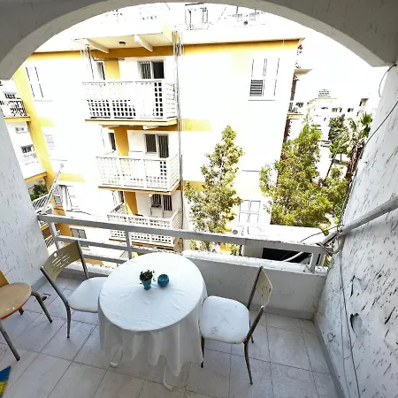 Studio Apartment With Shared Pool In Kyrenia Center *