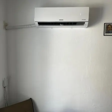 Studio Apartment With Shared Pool In Kyrenia Center Apartament