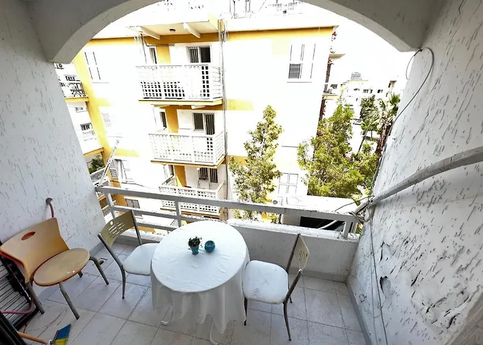 Studio Apartment With Shared Pool In Kyrenia Center *